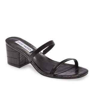 Steve Madden Black Issy  sandal size 8